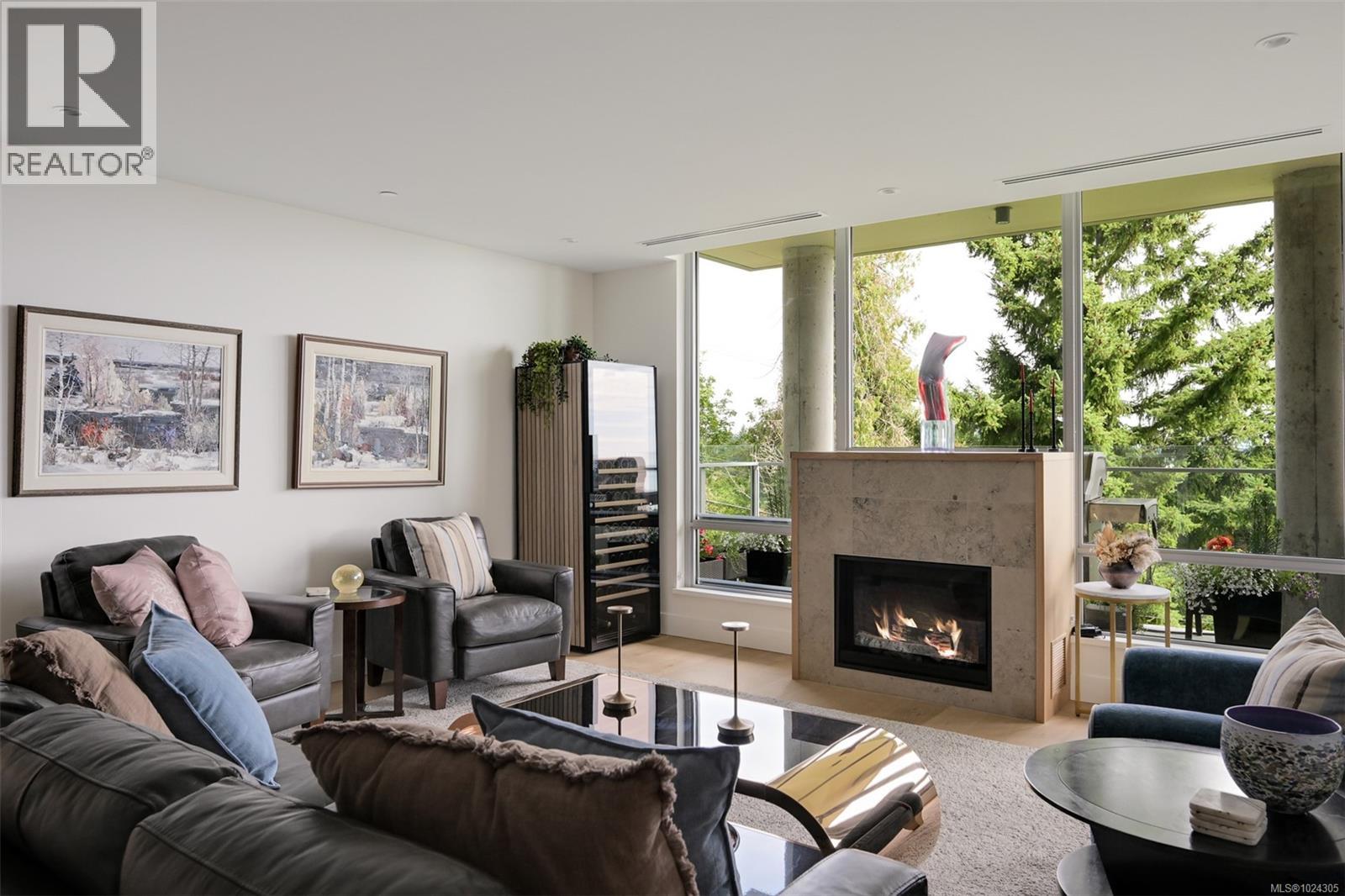 202 5388 Hill Rise Terr