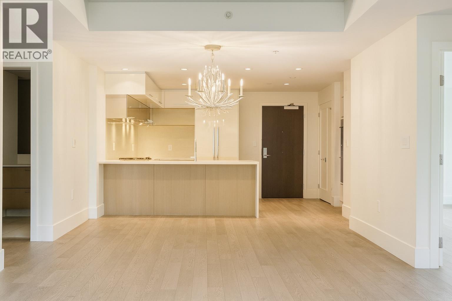 306 6168 EAST BOULEVARD