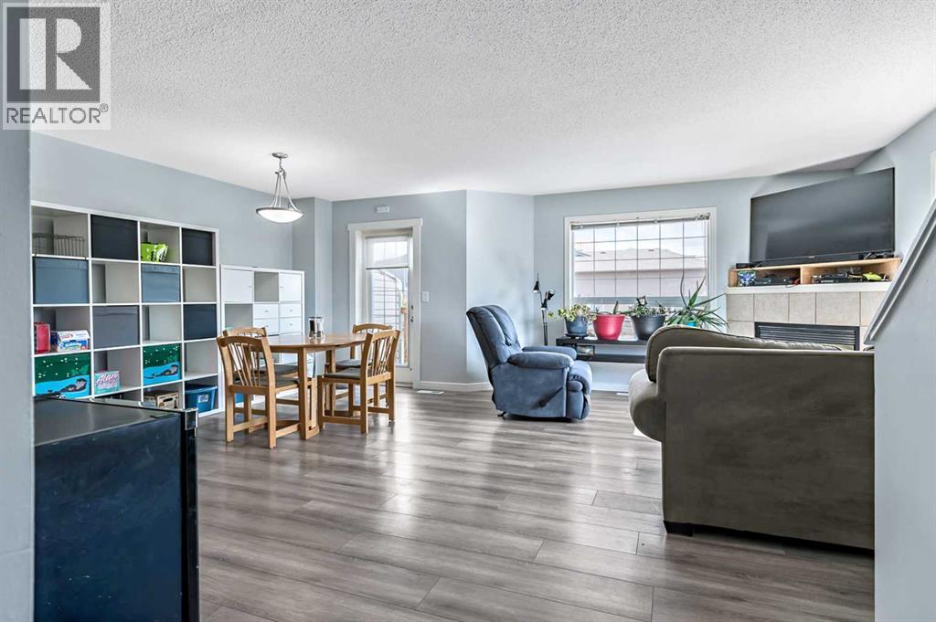 27, 156 Canoe Drive SW