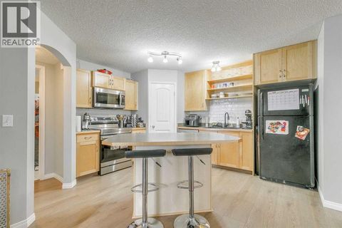 105, 27 Everridge Square SW Calgary AB T2Y5J7