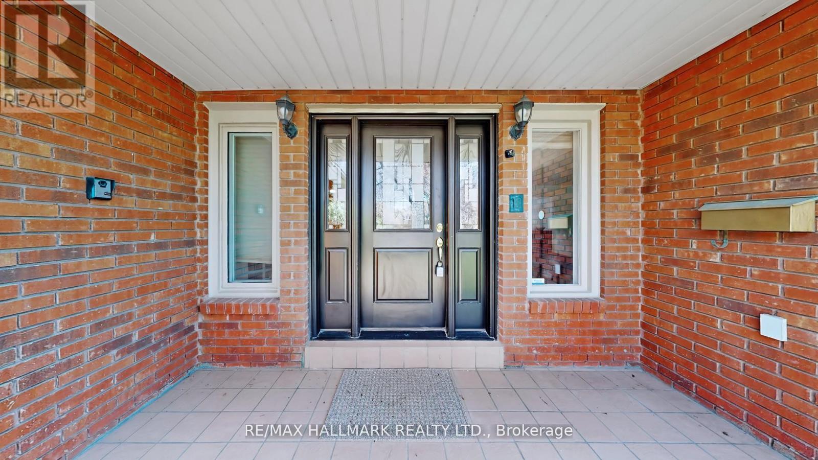 82 WINDERMERE CRESCENT S