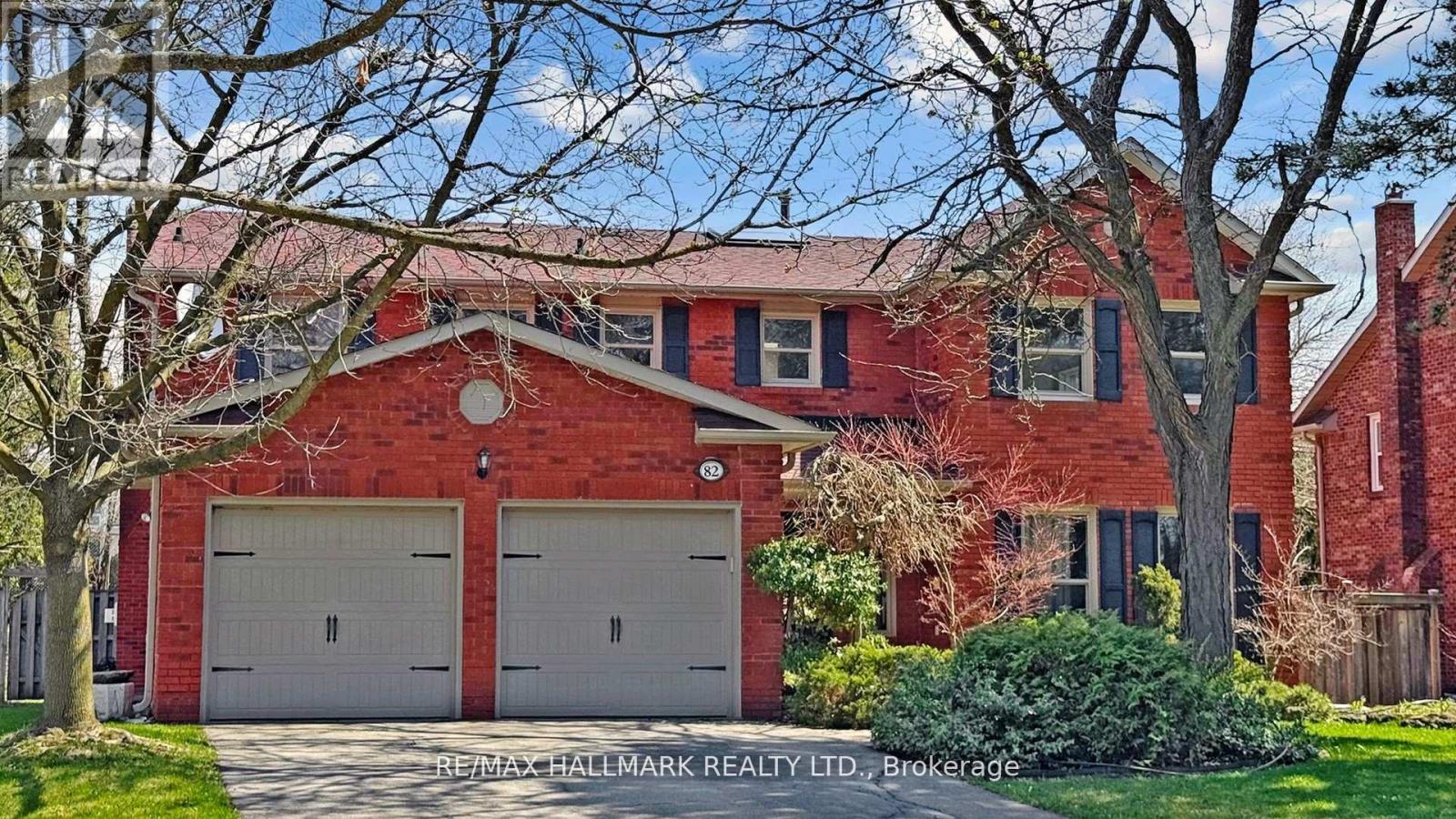 82 WINDERMERE CRESCENT S