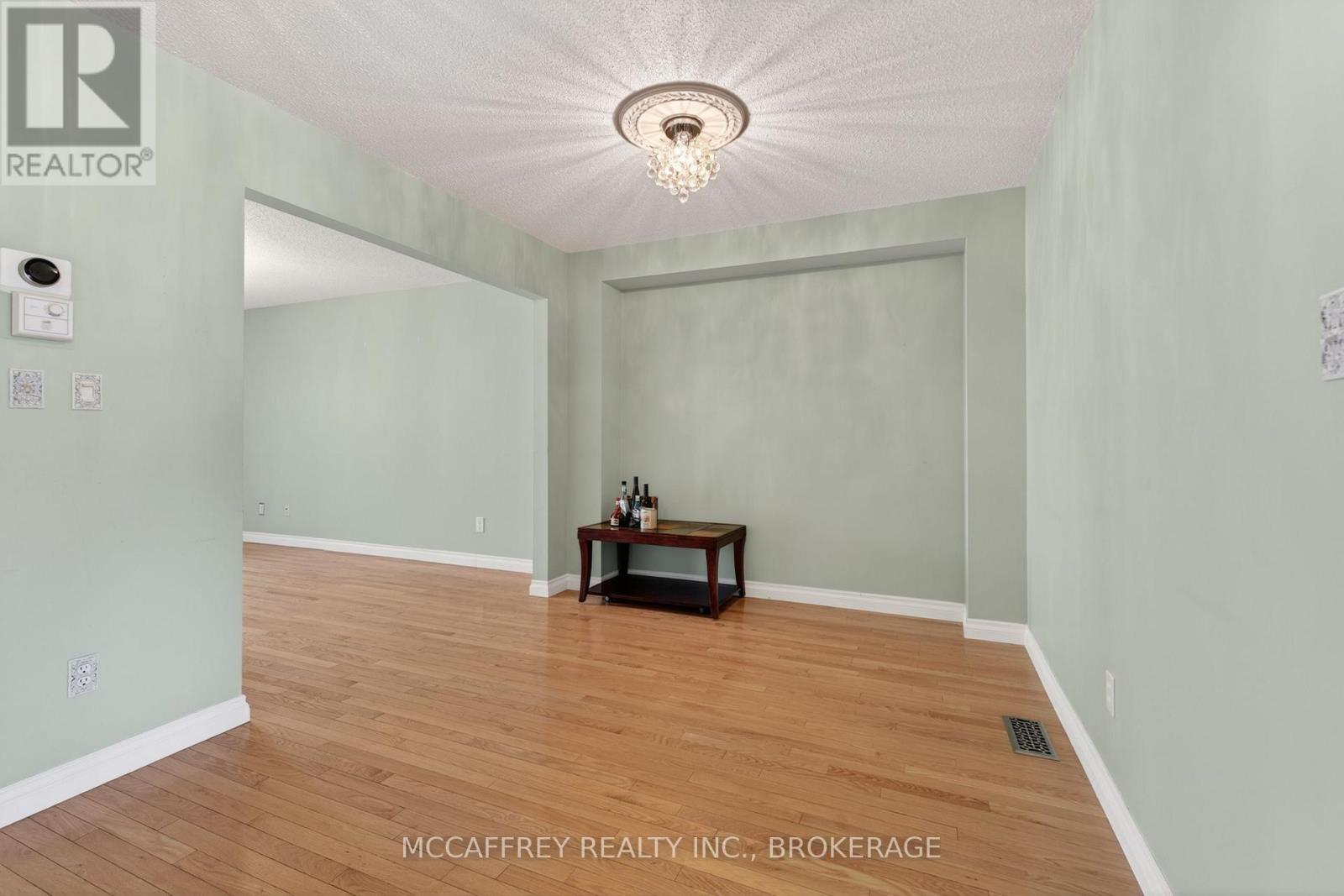 508 FARNHAM COURT