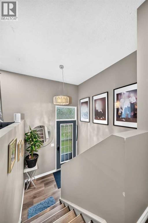 553 Macewan Drive NW