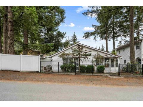 363 PINE STREET|Cultus Lake North Cultus Lake BC V2R4Y9