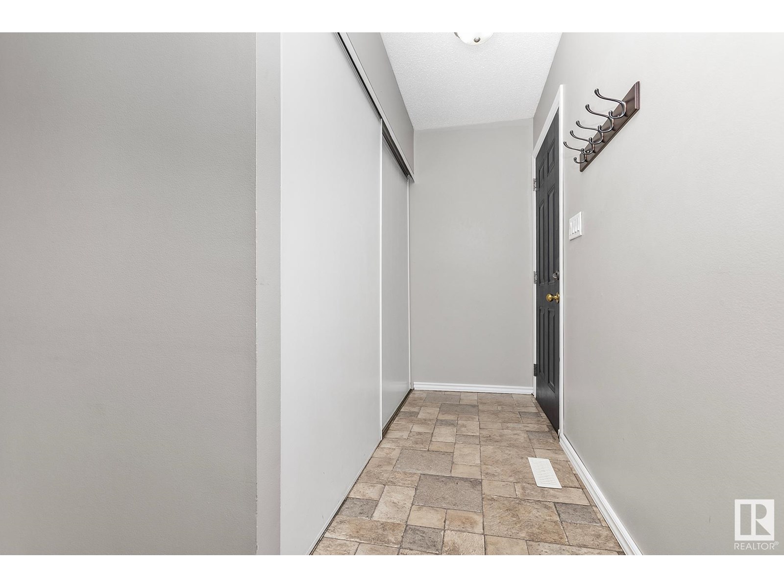 #323 10404 24 AV NW