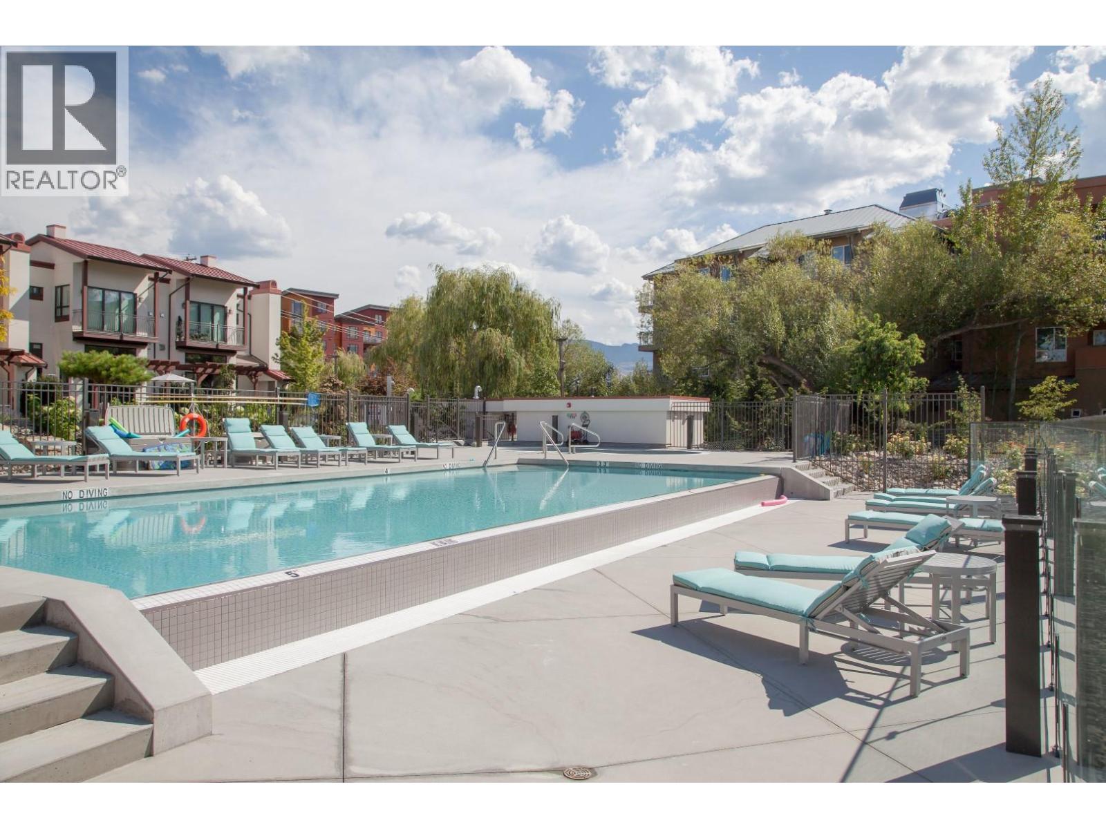 3756 Lakeshore Road Unit# 4