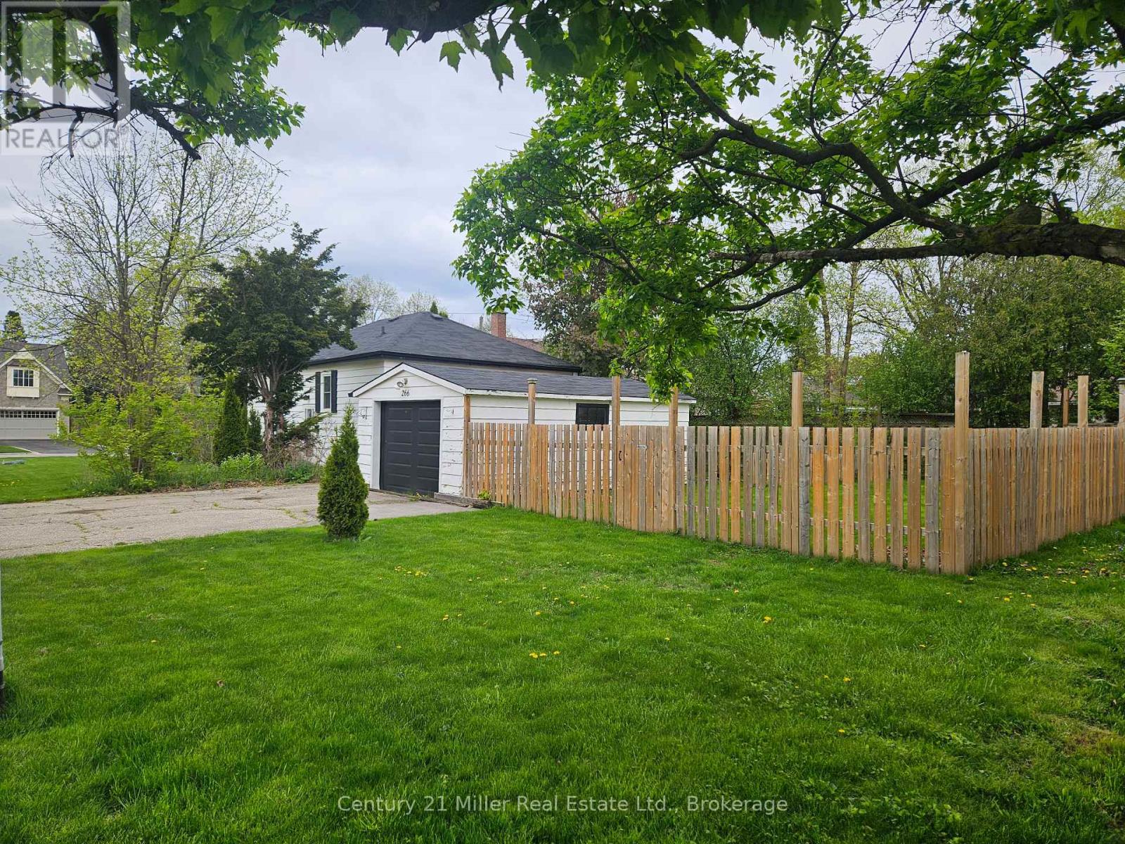 266 JENNINGS CRESCENT