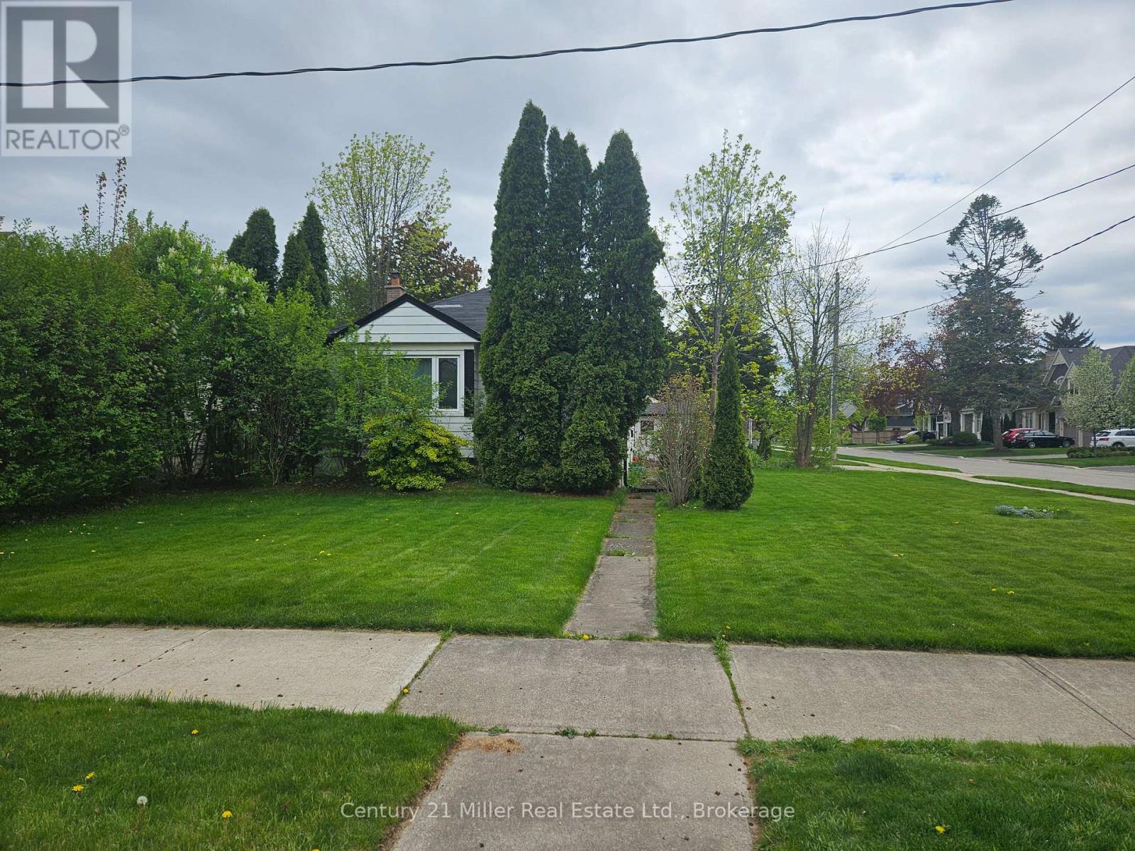 266 JENNINGS CRESCENT