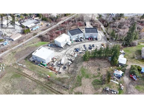 2840 - 2848 Fenwick Road Kelowna BC V1X5C1
