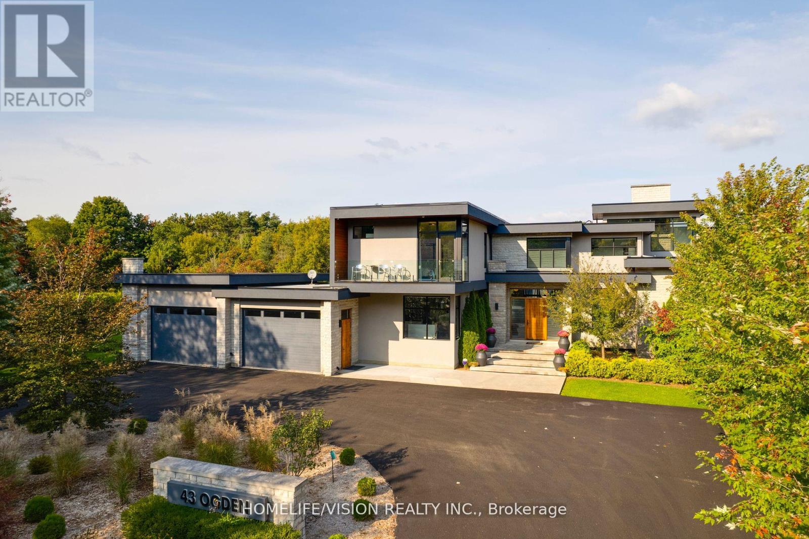 43 OGDEN CRESCENT