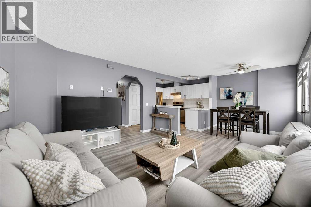 237 Willowbrook Close NW