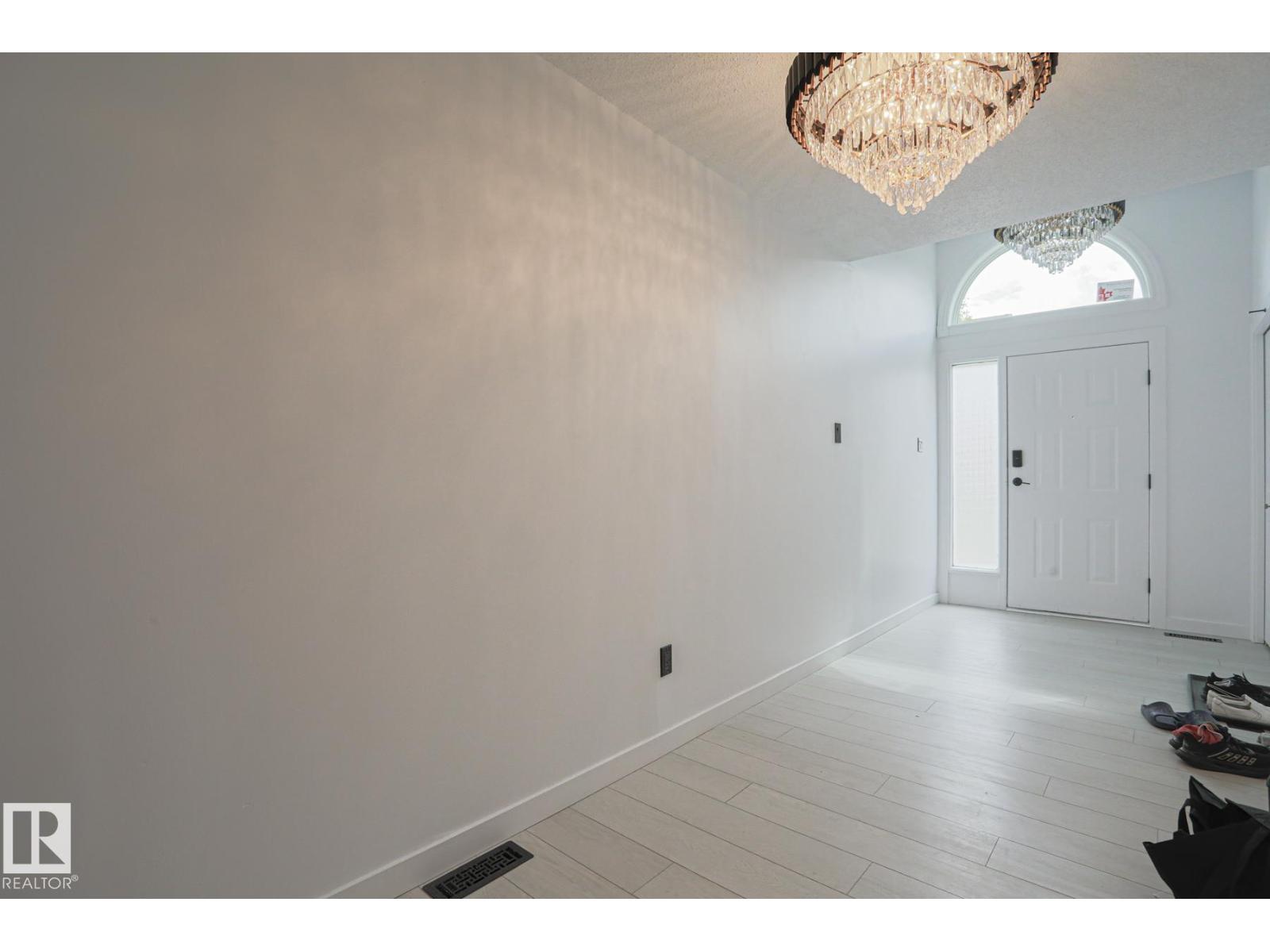 #23 3811 85 ST NW