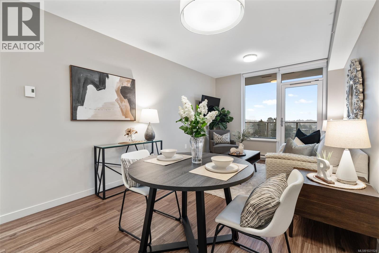 1104 777 Belleville St