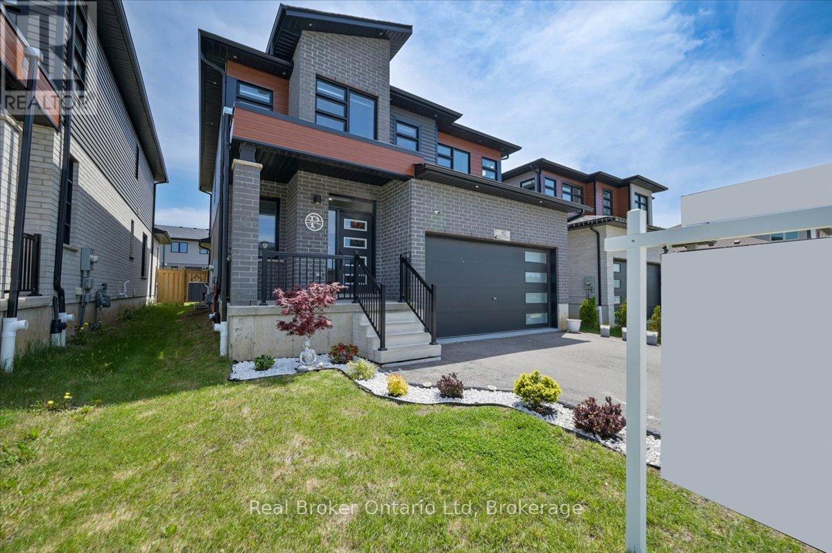 92 MOON CRESCENT