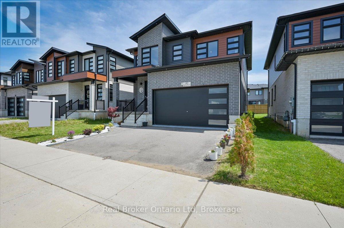 92 MOON CRESCENT