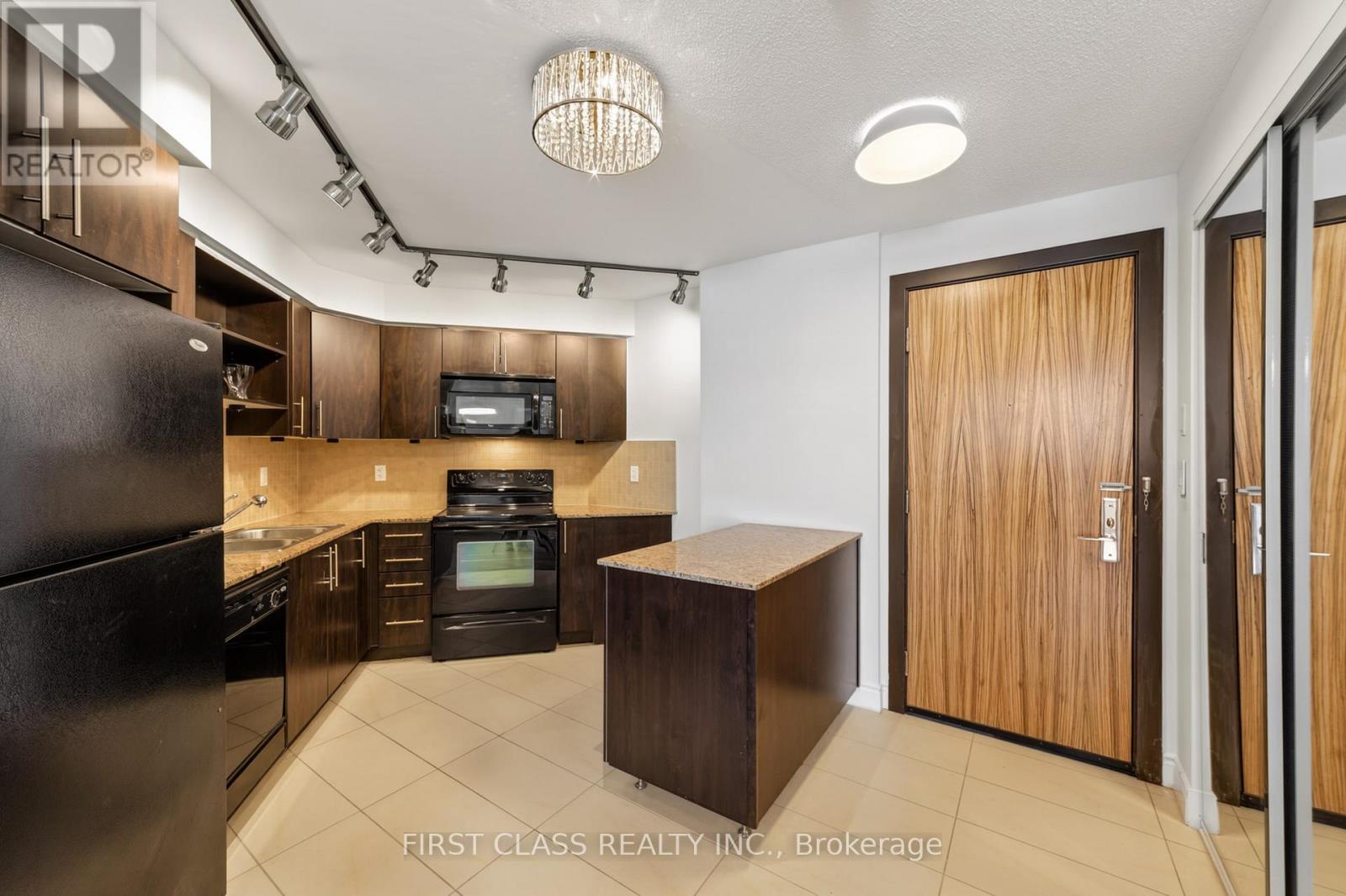 620 - 60 SOUTH TOWN CENTRE BOULEVARD