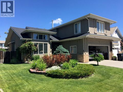 63 Edgeridge Court NW Calgary AB T3A6K5