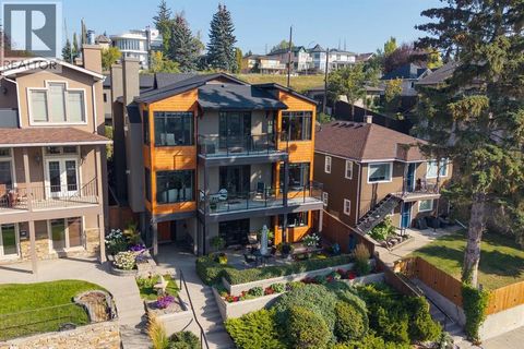 954 Drury Avenue NE Calgary AB T2E0M2