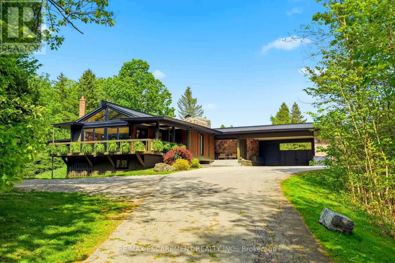 2510 BRITANNIA ROAD