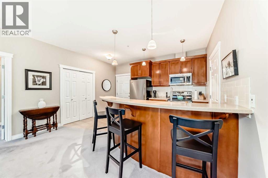 4304, 24 Hemlock Crescent SW