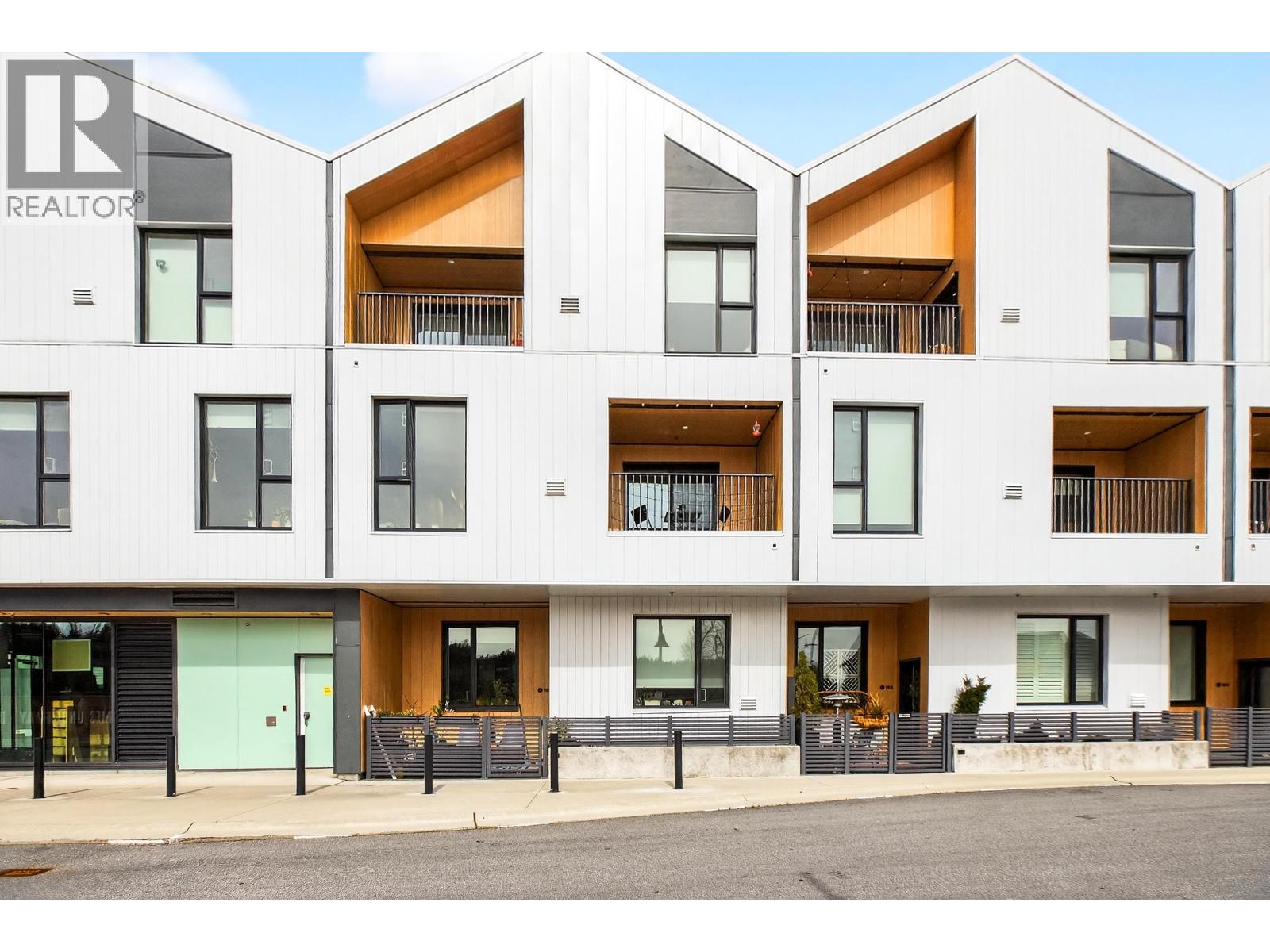 206 251 BOUNDARY BAY ROAD