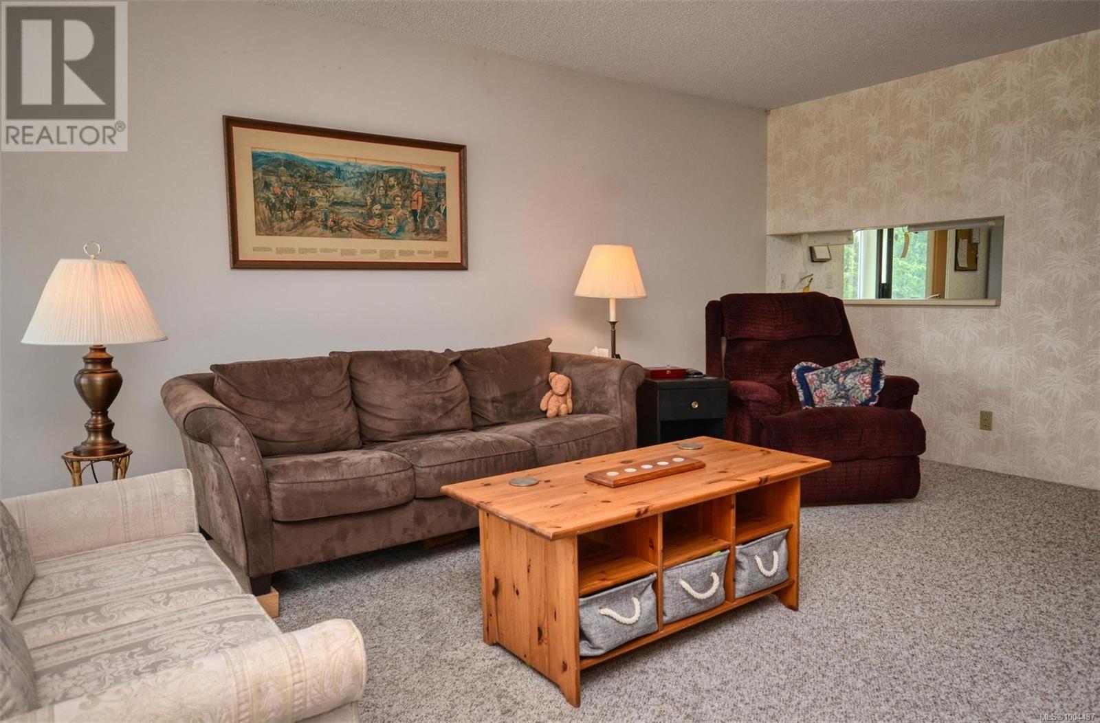 408 3260 Quadra St