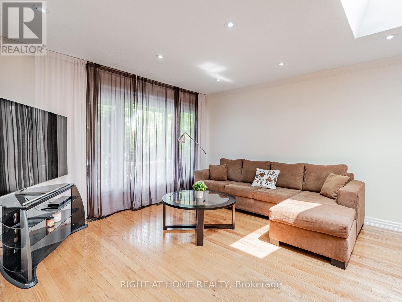 7 POINT O'WOODS DRIVE