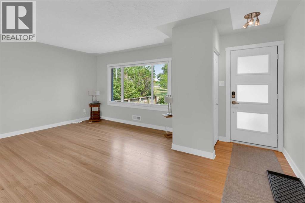 1 Thorncliffe Crescent NW