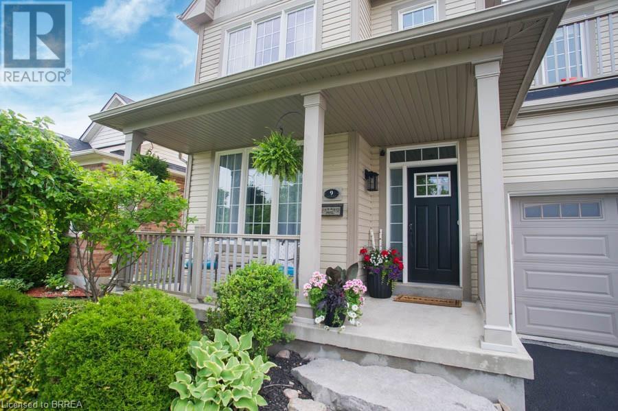 9 WALDIE Crescent