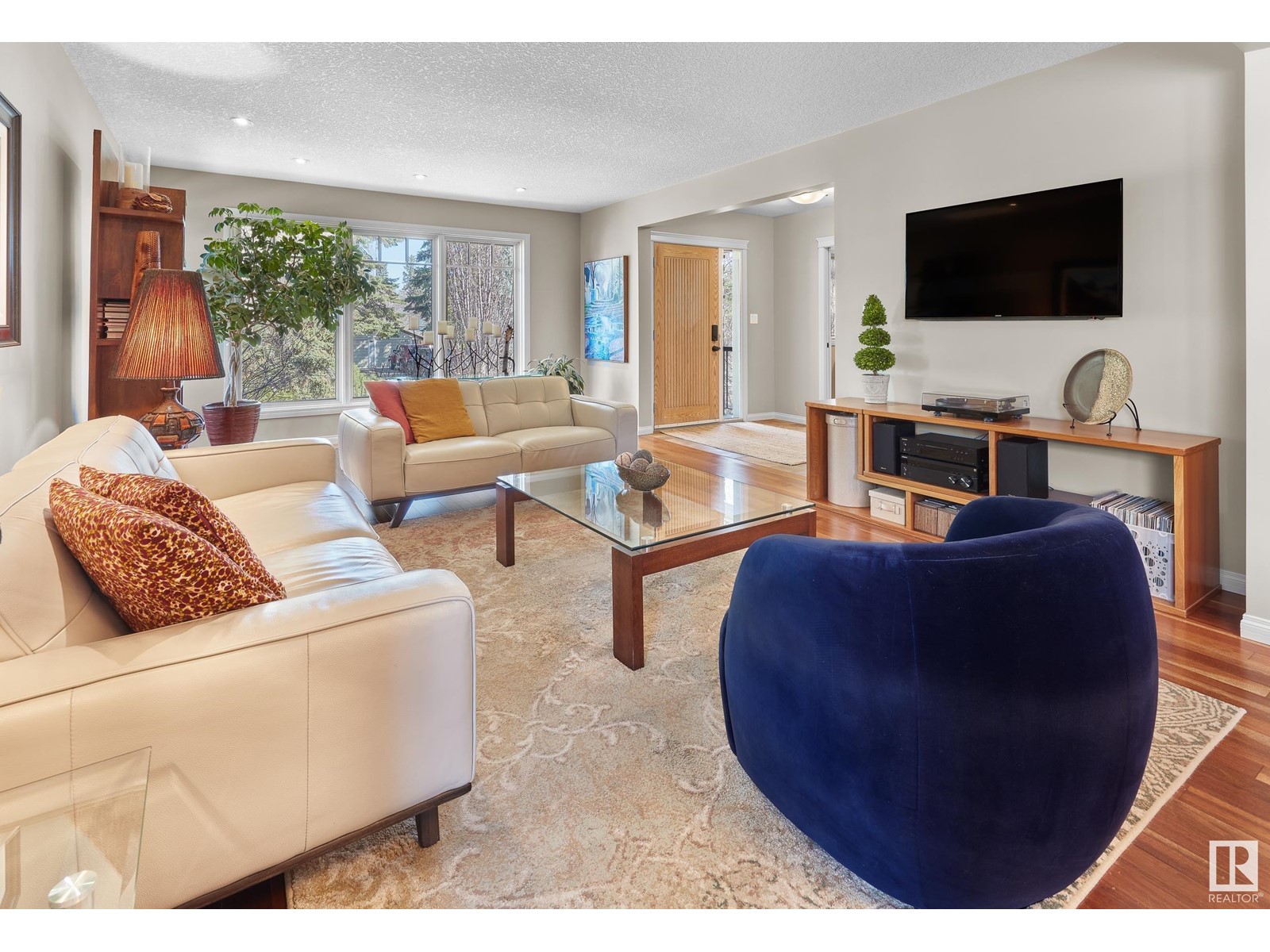 11817 76 AV NW