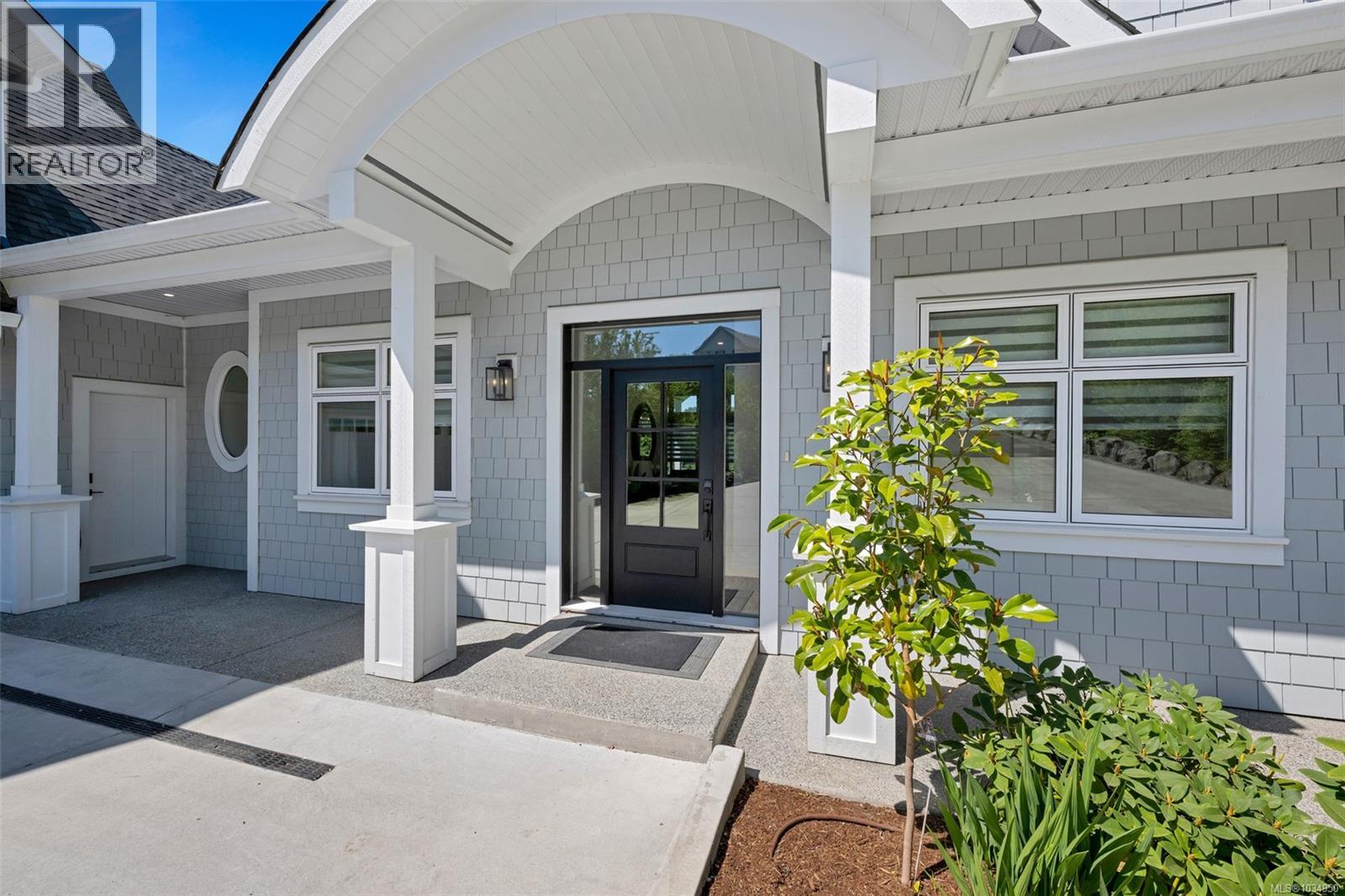 452 Pelican Dr
