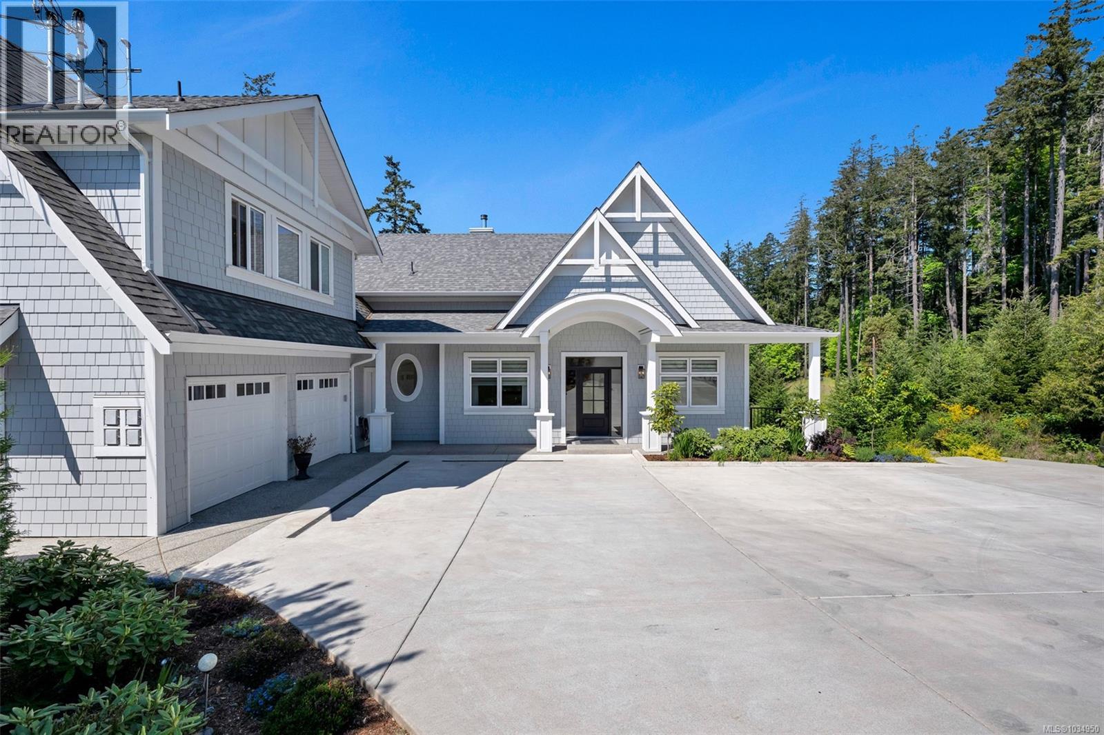 452 Pelican Dr