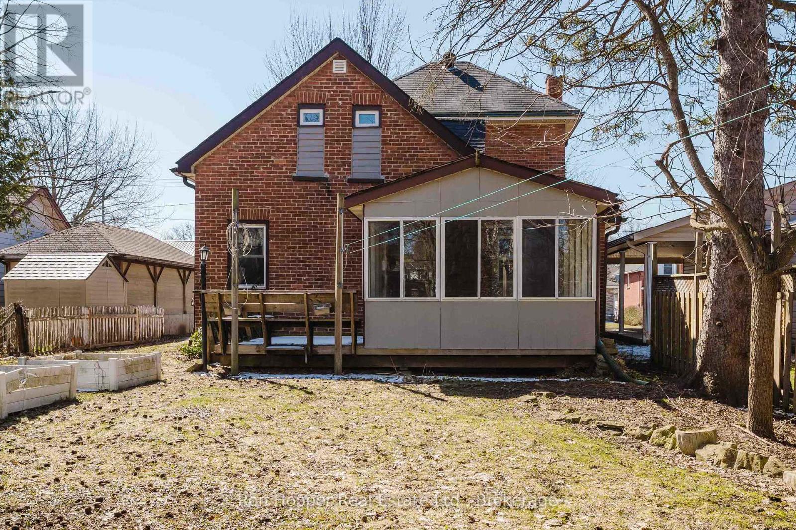 682 7TH ST A EAST STREET