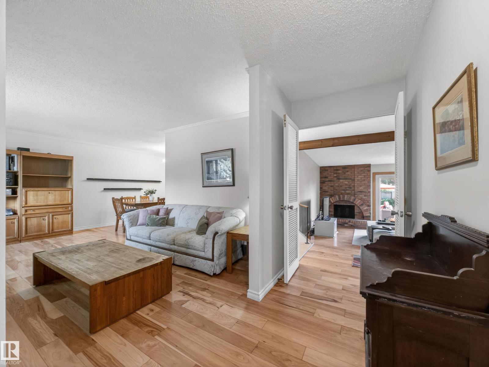 18416 90 AV NW