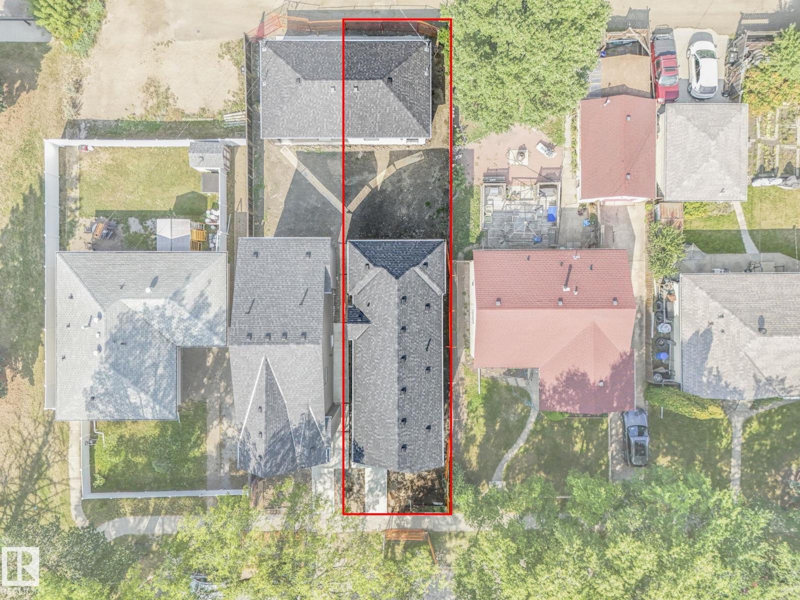 7940 89 AV NW