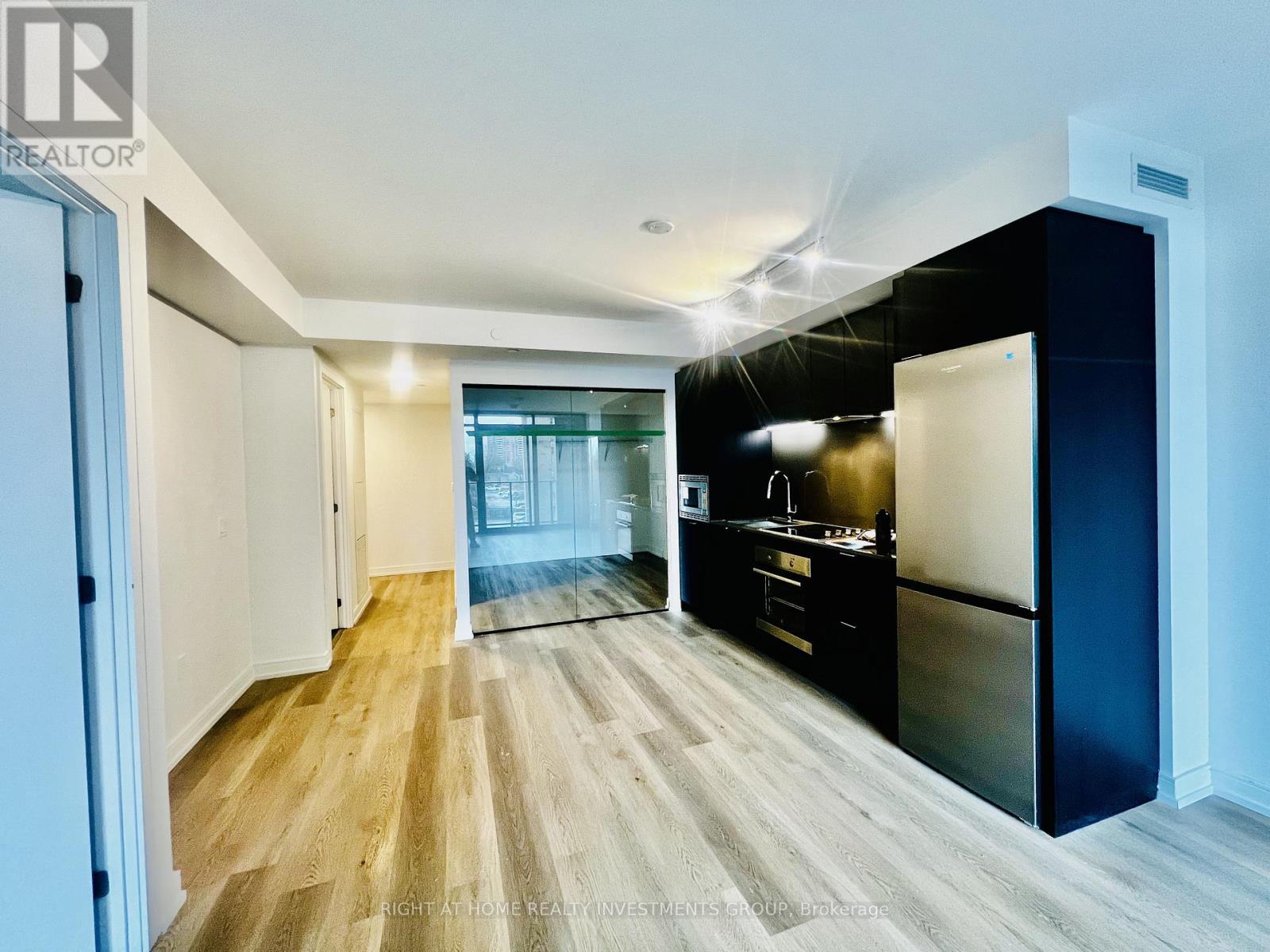 327 - 1 JARVIS STREET E