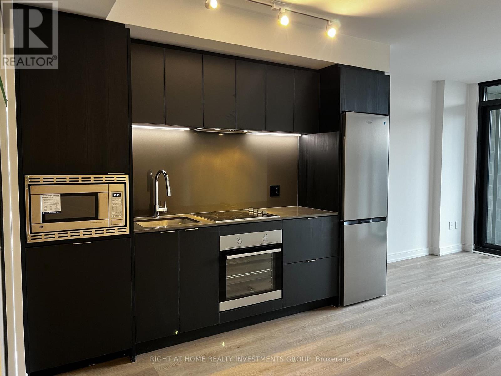 327 - 1 JARVIS STREET E