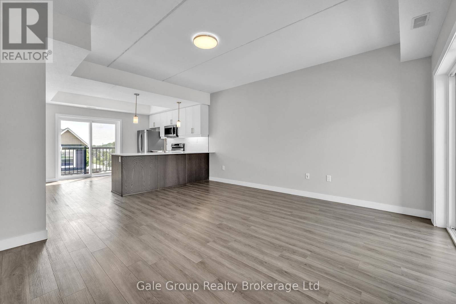 C3 - 439 ATHLONE AVENUE