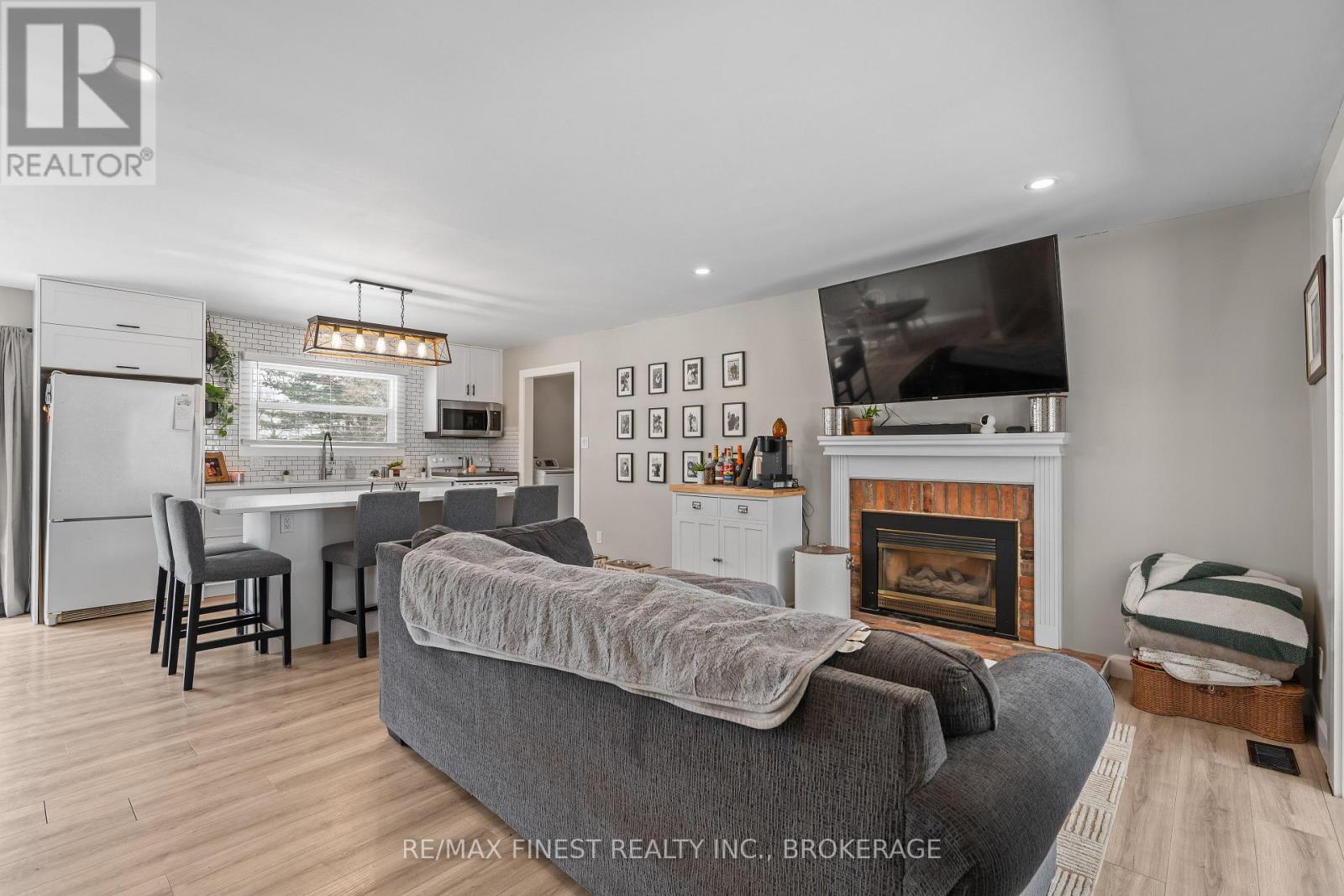 118 QUABBIN ROAD