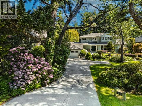 2944 Tudor Ave Saanich BC V8N1M1