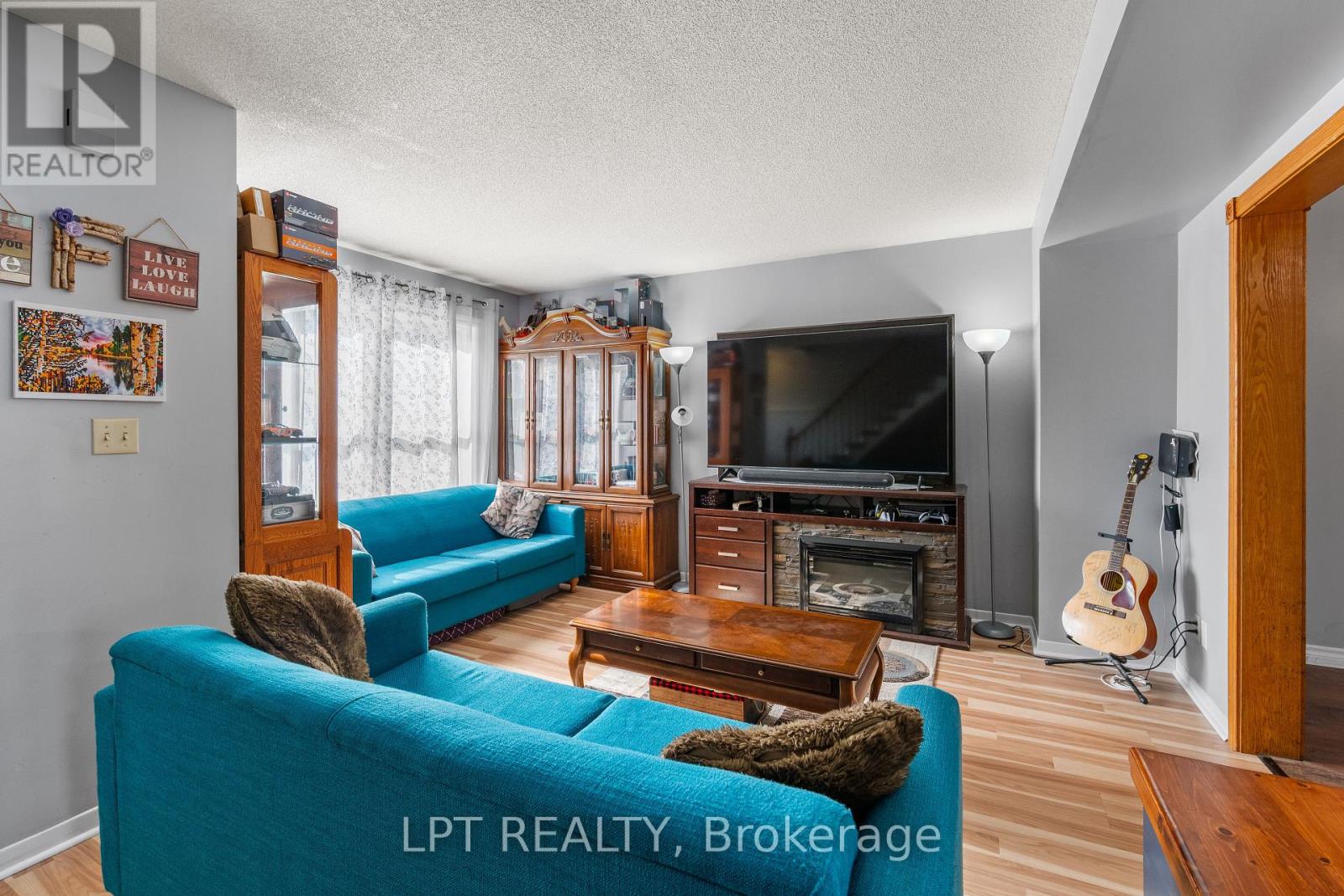 975 WARBURTON CRESCENT