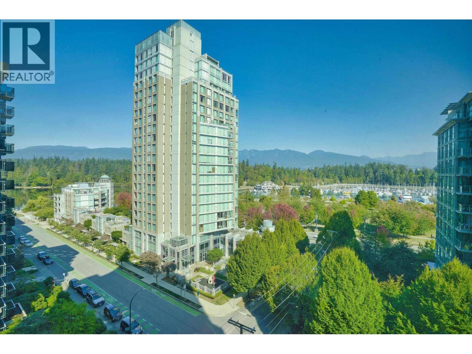 902 1888 ALBERNI STREET