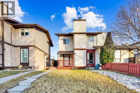 28 Abergale Close NE Calgary AB T2A6J1