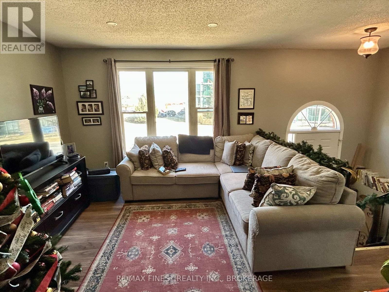 757 RIDLEY DRIVE