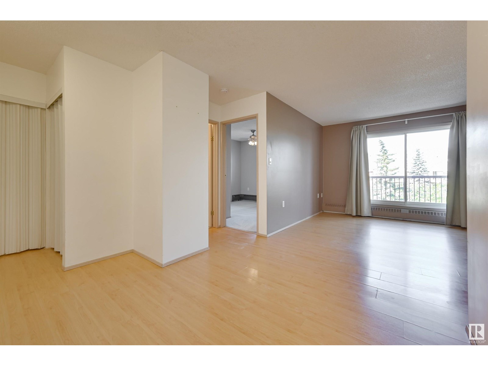 #427 10636 120 ST NW NW