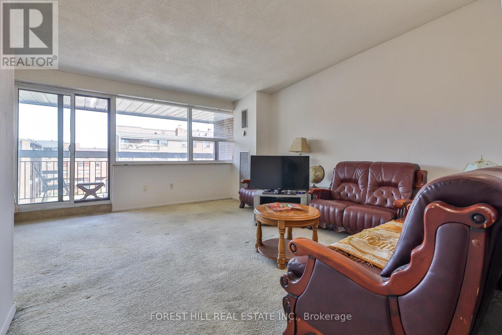 505 - 4060 LAWRENCE AVENUE E