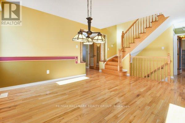 38 MELVILLE ROAD E