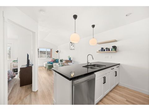 308 19774 56 AVENUE Langley BC V3A3X6