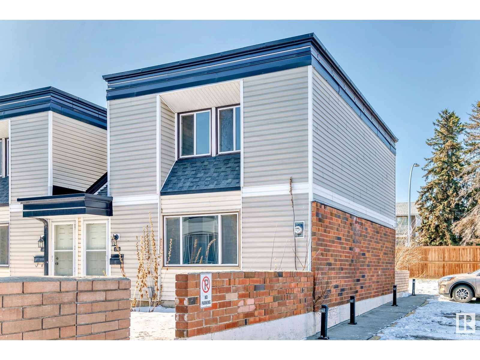 #100 11421 34 ST NW